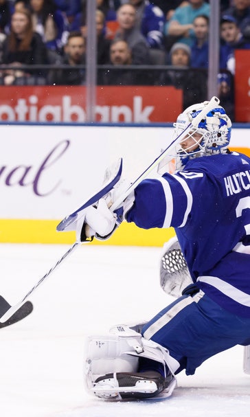 Hutchinson has 33 saves as Maple Leafs beat Islanders 3-0